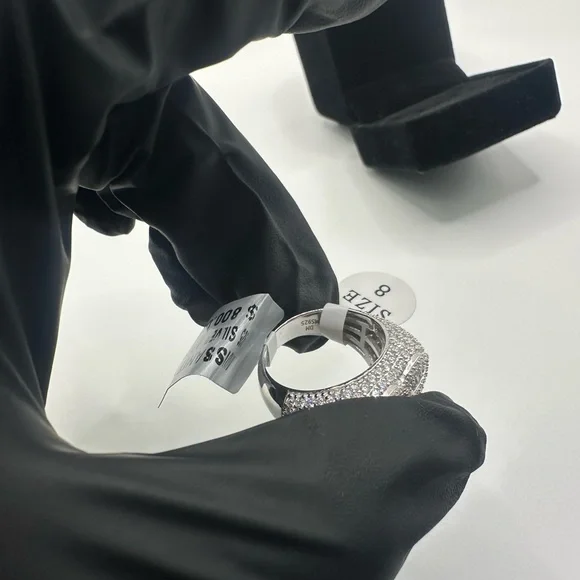 4ct Moissanite Heart Ring - Picture 4 of 16